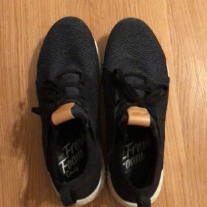 New Balance Foam Fresh size 10